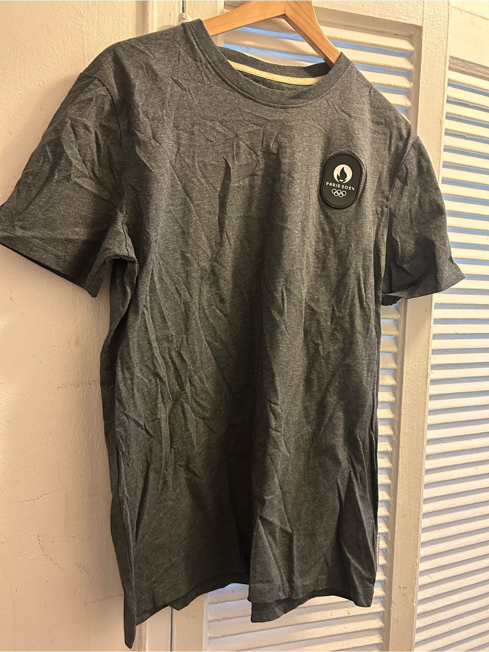Paris 2024 Olympics T-Shirt Size Large Gray Authentic Official Merchandise